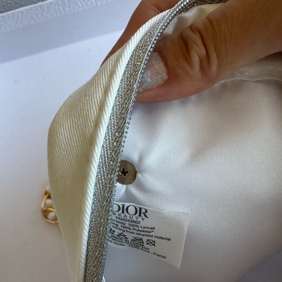 Dior cosmetics bag convert to cross bag - Picture 3 of 6